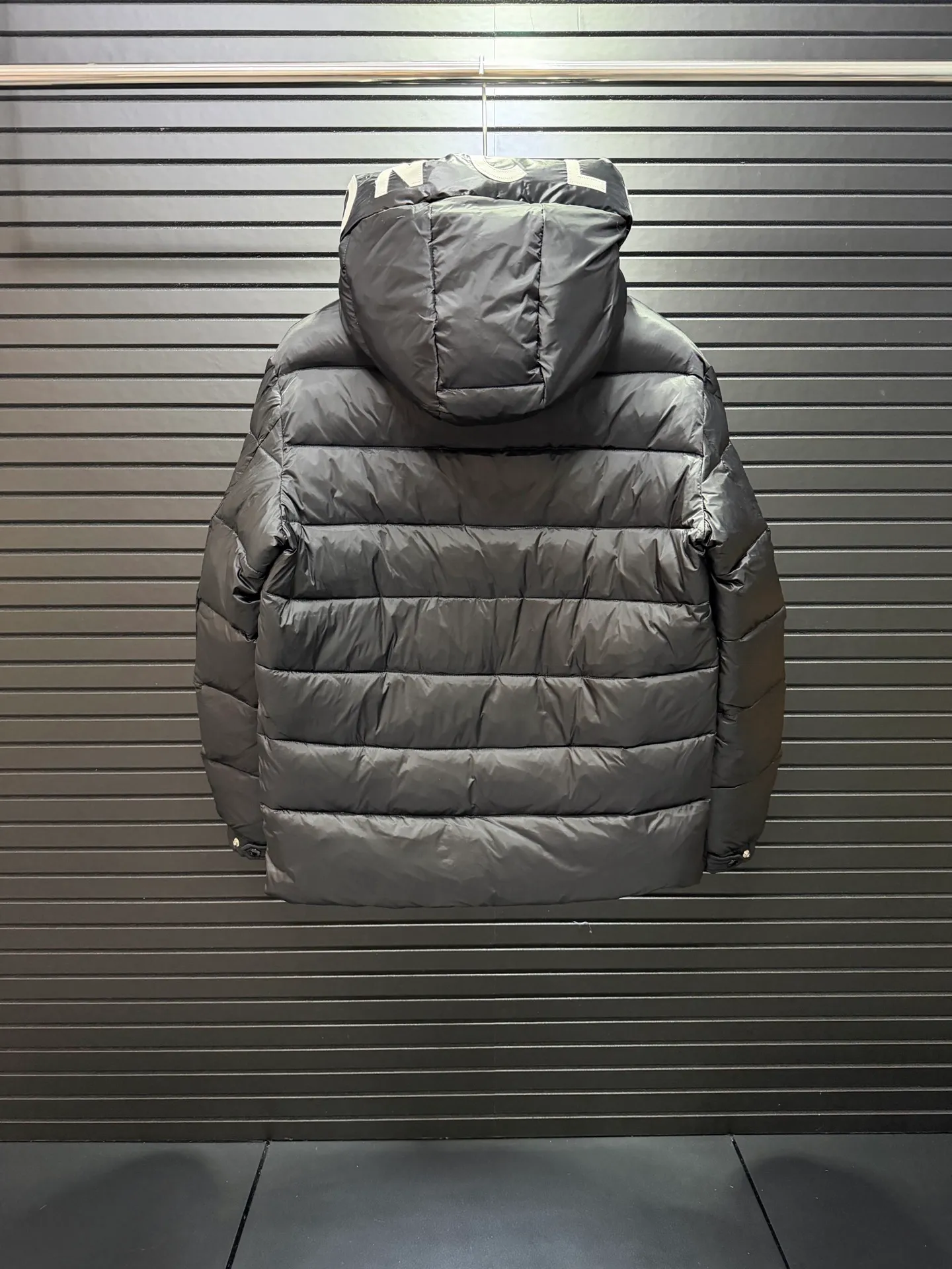 moncler Moner✖Salzman️ ， Salzman ， 。 Longue Saison ， ， 。 Moner 、 。 Longue Saison Moner ， Moner ， 。 ：100% ； ：100% ； ：80% ，10% ；1 ：100% ：Black White Sizes:12345